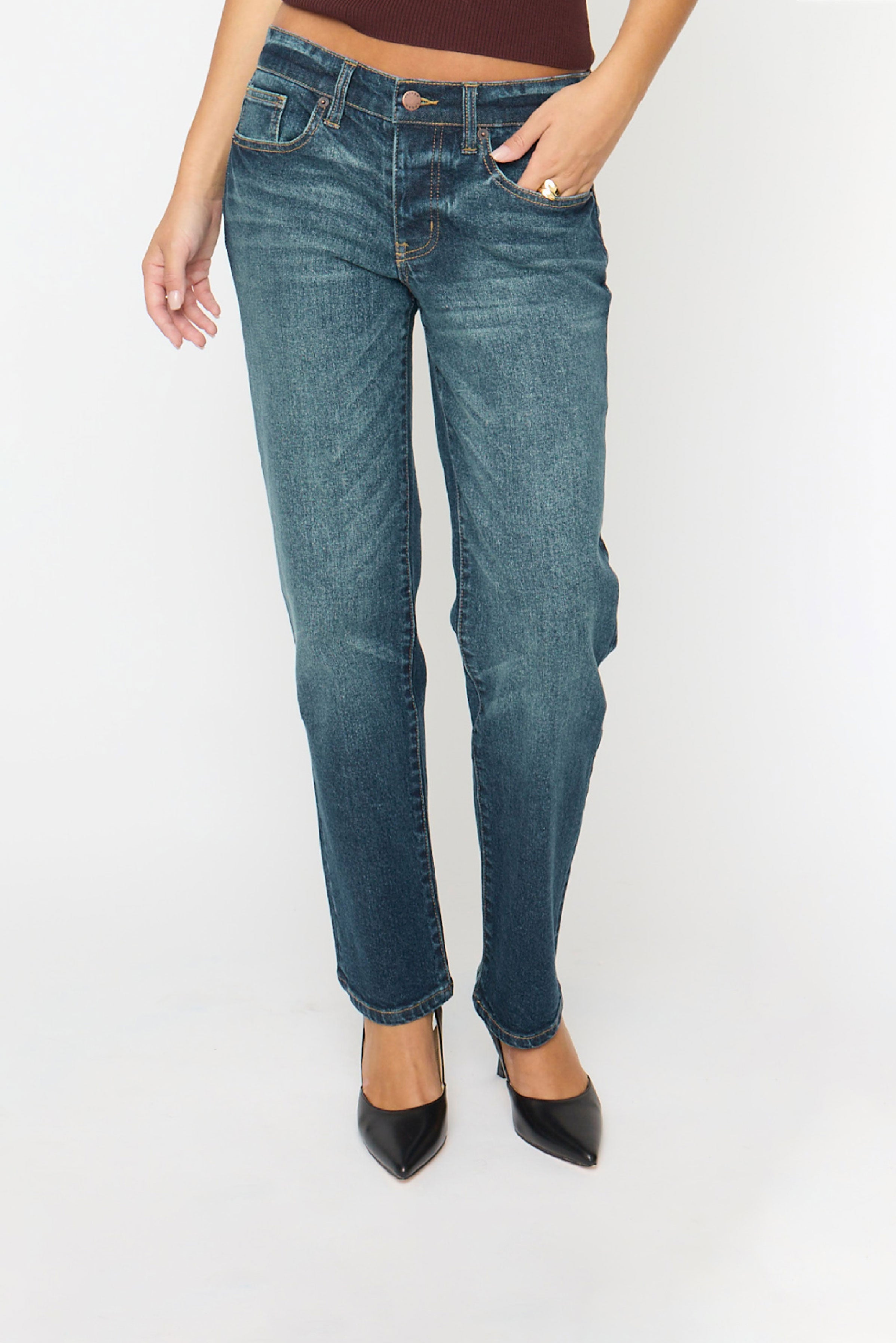 Chester Low Rise Slim Straight Dark Aged Vintage