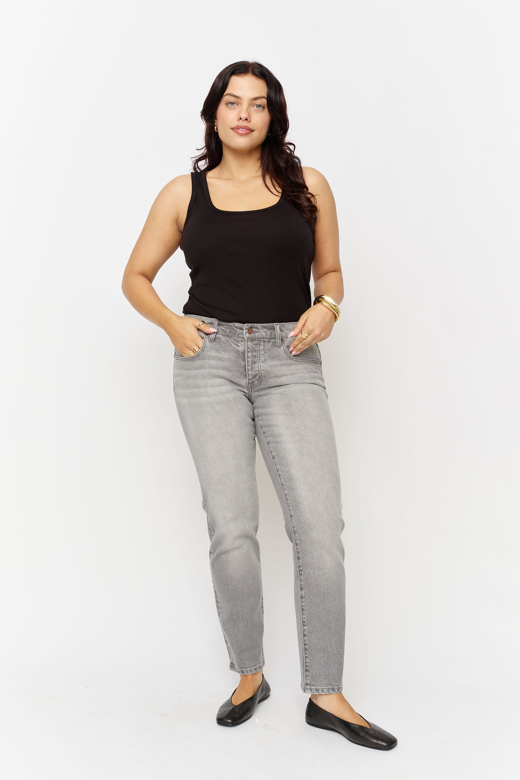 Chester Low Rise Slim Straight Medium Grey Worn