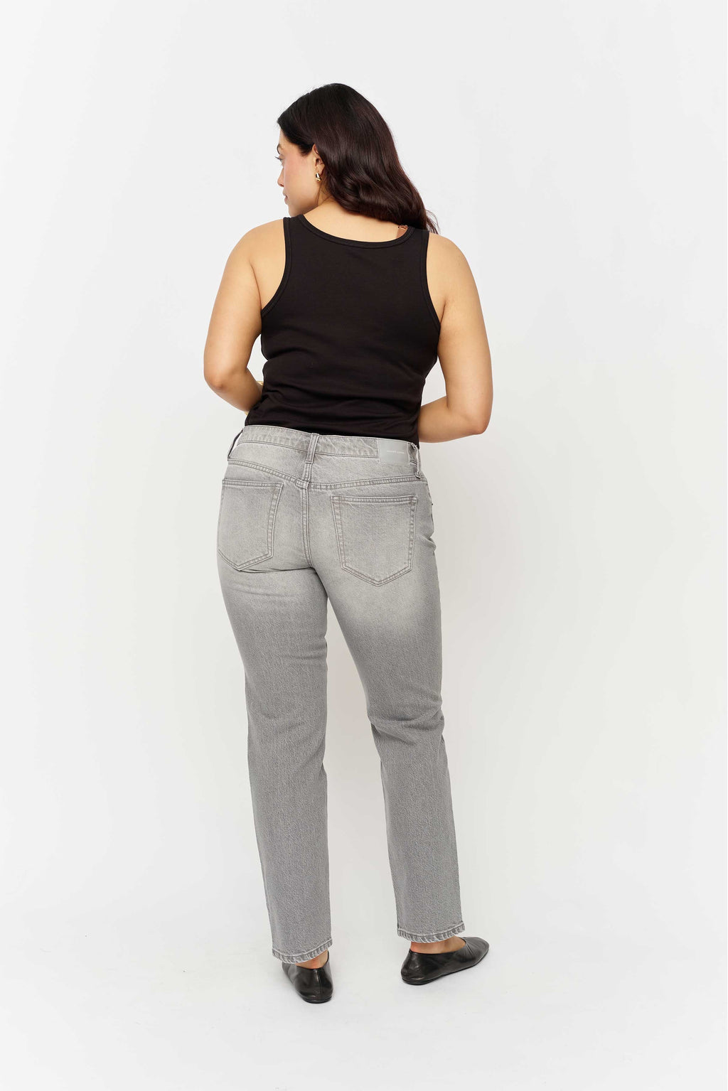 Chester Low Rise Slim Straight Medium Grey Worn