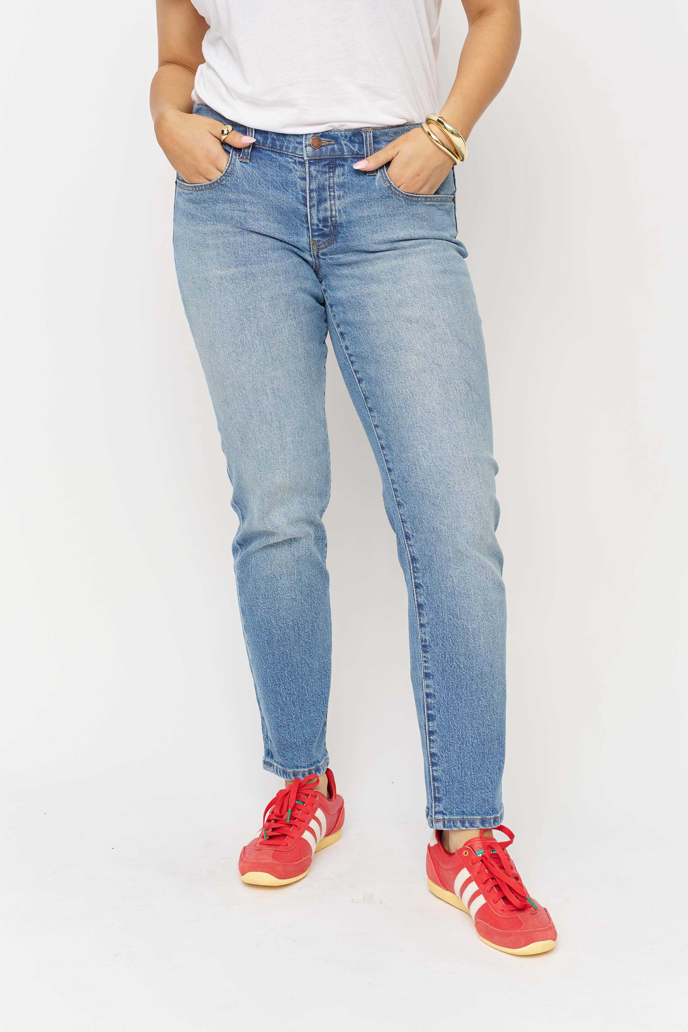 Chester Low Rise Slim Straight Classic Worn Indigo
